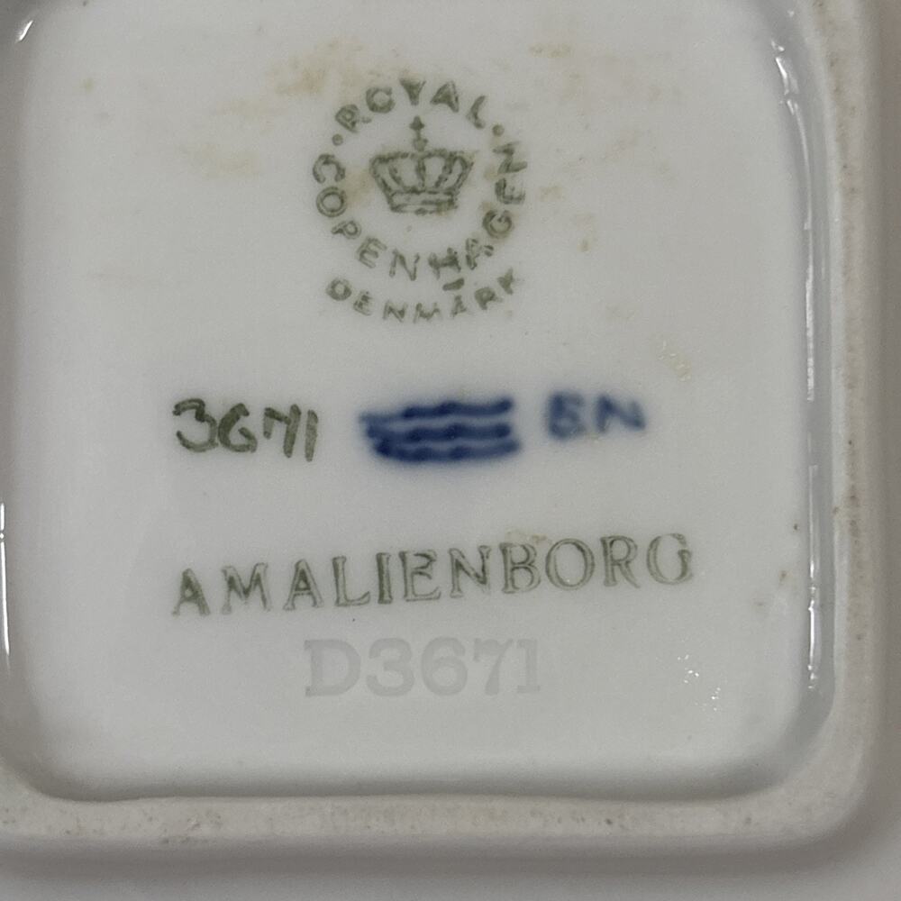 Royal Copenhagen Denmark Amalienborg Palace D3671 Porcelain Ring Dish Vintage - Picture 3 of 8